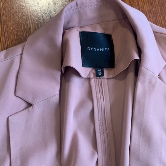 *** SOLD *** Dynamite Pink Blazer Size Small - Picture 3 of 4
